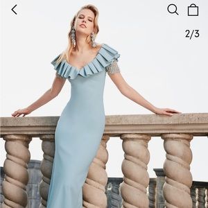 Chiara Boni Lá Petite Robe Veridiana gown